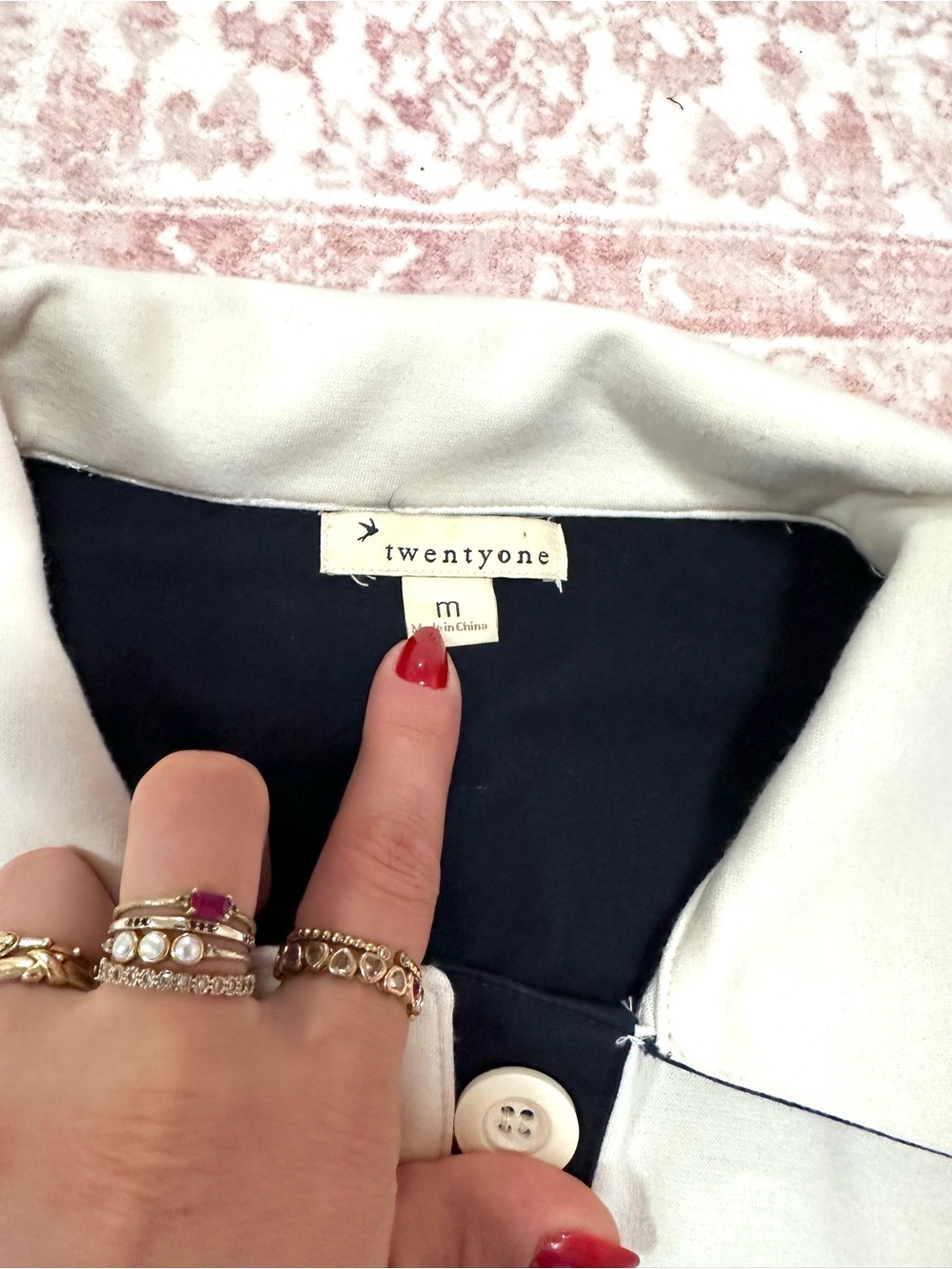 Contrast 🤍 White & Navy Collared Dress - Picture 2 of 9
